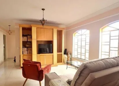 Sobrado com 5 Quartos para alugar, 345m² no Jardim, Santo André