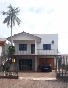 Sobrado com 3 Quartos à venda, 253m² no Santa Felicidade, Cascavel