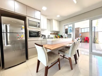 Sobrado com 3 Quartos à venda, 91m² no Igara, Canoas