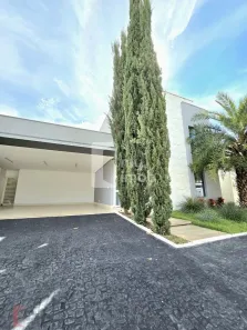 Casa com 3 Quartos para alugar, 264m² no Setor Bougainville, Anápolis