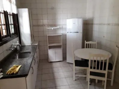 Casa com 3 Quartos para alugar, 135m² no Jardim Itu, Porto Alegre