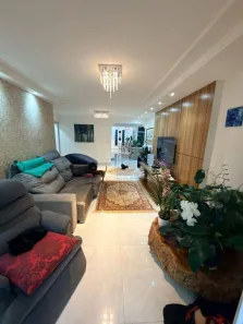 Casa com 3 Quartos à venda, 200m² no Cidade Jardim, Uberlândia