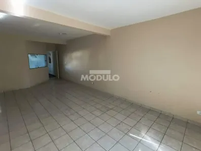 Apartamento com 3 Quartos para alugar, 120m² no Tabajaras, Uberlândia