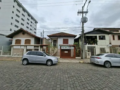 Casa com 2 Quartos para alugar, 40m² no Pio X, Caxias do Sul