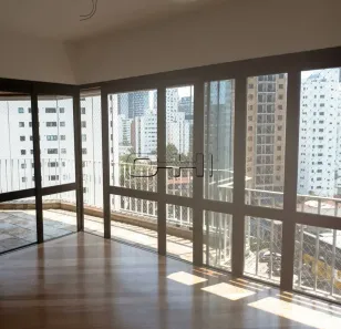Apartamento com 3 Quartos para alugar, 177m² no Moema, São Paulo