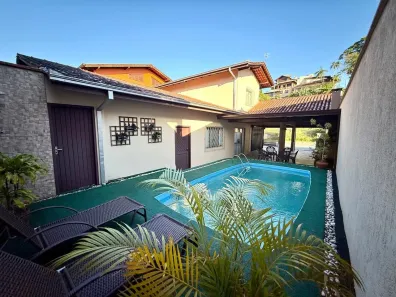 Casa com 3 Quartos à venda, 151m² no Saguaçu, Joinville