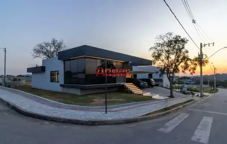 Casa com 4 Quartos à venda, 405m² no Estância do Lago, Contagem
