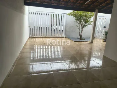 Casa com 3 Quartos à venda, 176m² no Jardim Patrícia, Uberlândia
