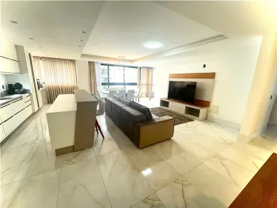 Apartamento com 3 Quartos para alugar, 180m² no Centro, Balneário Camboriú