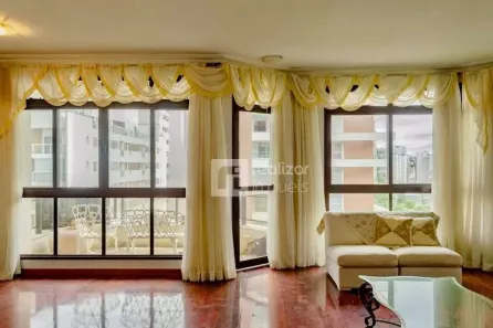 Apartamento com 3 Quartos para alugar, 380m² no Centro, Florianópolis