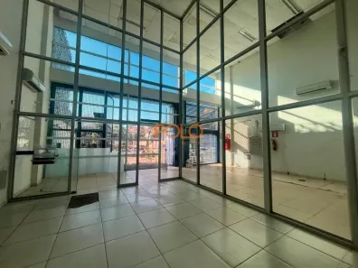 Ponto Comercial com 3 Quartos para alugar, 448m² no Tabajaras, Uberlândia