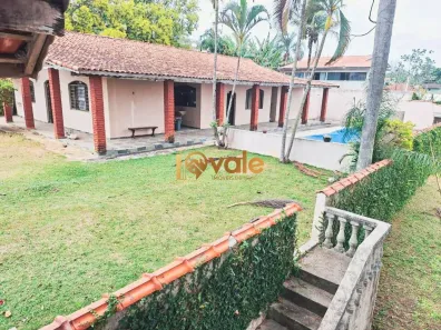 Fazenda/Sítio com 4 Quartos à venda, 200m² no Jardim Castanheira, São José dos Campos