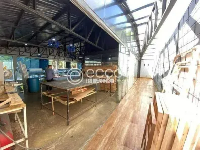 Galpão/Depósito/Armazém à venda, 1400m² no Jaraguá, Uberlândia