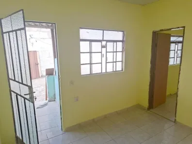 Casa com 1 Quarto para alugar, 50m² no Santa Helena, Contagem