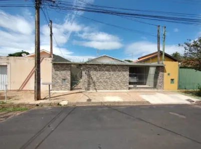 Casa com 3 Quartos à venda, 149m² no Jardim Primor, Araraquara