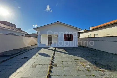 Casa com 3 Quartos à venda, 98m² no Jardim Veneza, Peruíbe