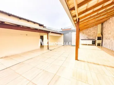 Casa com 3 Quartos à venda, 180m² no Jardim Europa, Uberlândia