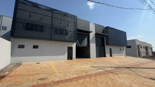 Galpão/Depósito/Armazém para alugar, 176m² no Vista Linda, Cascavel