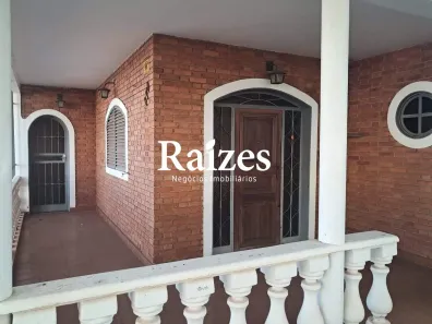 Casa com 5 Quartos à venda, 300m² no Tabajaras, Uberlândia