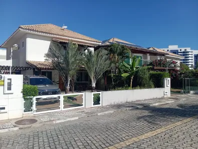 Sobrado com 4 Quartos à venda, 200m² no Buraquinho, Lauro de Freitas