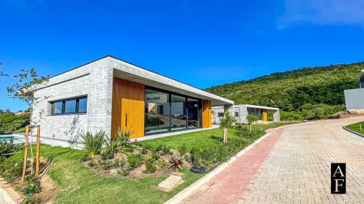 Casa com 4 Quartos à venda, 570m² no , Garopaba
