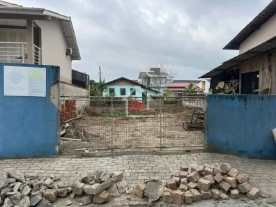 Lote/Terreno à venda, 256m² no Centro, Penha