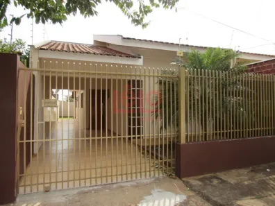 Casa com 2 Quartos à venda, 70m² no Jardim Ipanema, Maringá