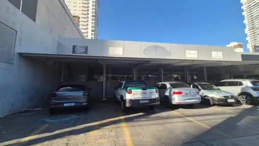 Galpão/Depósito/Armazém à venda, 700m² no Setor Bueno, Goiânia