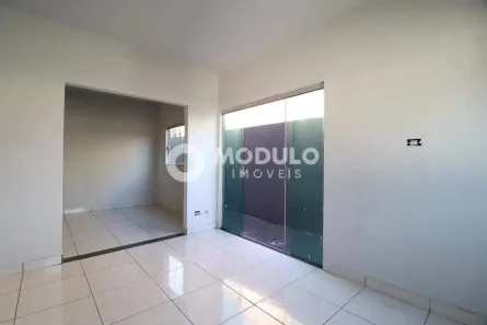 Casa com 4 Quartos para alugar, 165m² no São Jorge, Uberlândia