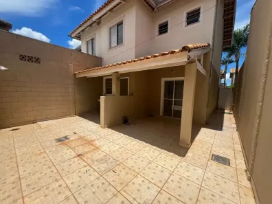Casa de Condomínio com 3 Quartos para alugar, 100m² no Jardim Sul, Uberlândia