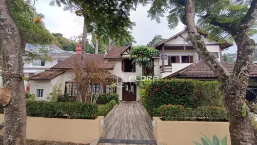 Casa de Condomínio com 4 Quartos à venda, 452m² no Piratininga, Niterói