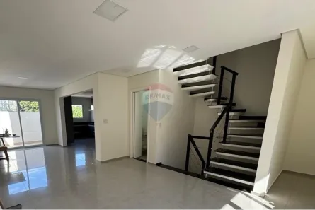 Sobrado com 3 Quartos à venda, 245m² no Parque Renato Maia, Guarulhos