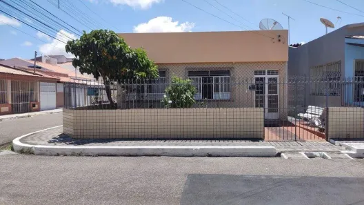 Casa com 3 Quartos à venda, 200m² no Jabotiana, Aracaju