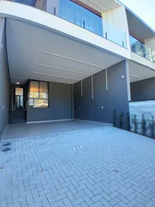 Sobrado com 3 Quartos à venda, 205m² no Anita Garibaldi, Joinville