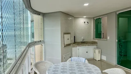 Apartamento com 3 Quartos para alugar, 162m² no Meia Praia, Itapema