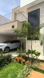 Casa de Condomínio com 3 Quartos à venda, 120m² no Jardim Holanda, Uberlândia