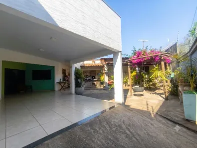 Casa com 3 Quartos à venda, 220m² no Jardim Aureny I, Palmas