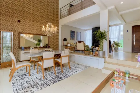 Casa com 3 Quartos à venda, 253m² no Campo Comprido, Curitiba