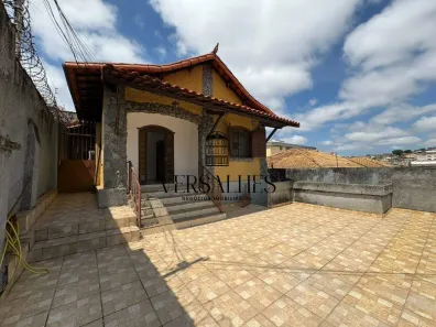 Casa com 7 Quartos para alugar, 300m² no Lagoinha, Belo Horizonte