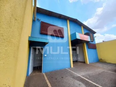 Casa com 1 Quarto para alugar, 370m² no Tibery, Uberlândia