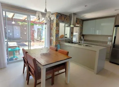 Casa de Condomínio com 3 Quartos à venda, 149m² no Sambaqui, Florianópolis