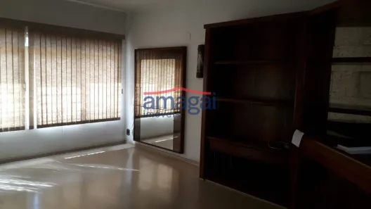Casa com 3 Quartos para alugar, 185m² no Centro, Jacareí