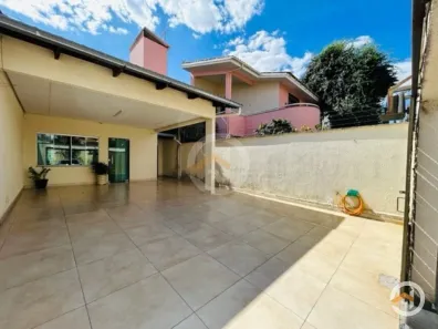 Casa com 3 Quartos à venda, 171m² no Jardim América, Goiânia