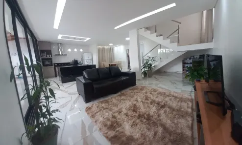 Sobrado com 3 Quartos à venda, 248m² no Jardim Inconfidência, Uberlândia
