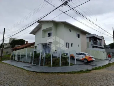 Apartamento com 2 Quartos para alugar, 80m² no Itacorubi, Florianópolis
