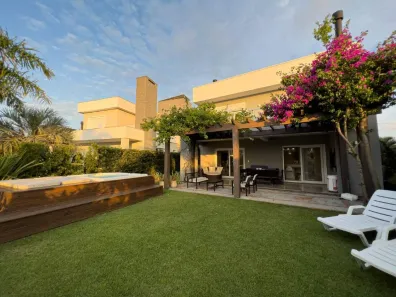 Sobrado com 3 Quartos à venda, 202m² no XANGRI-LÁ, Xangri-lá