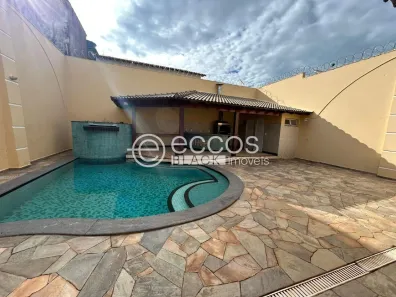 Casa com 3 Quartos à venda, 282m² no Vigilato Pereira, Uberlândia