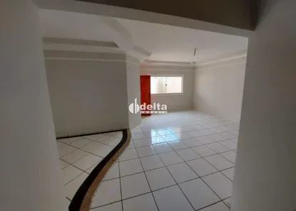 Casa com 3 Quartos à venda, 190m² no Cidade Jardim, Uberlândia