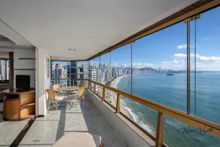 Apartamento com 3 Quartos para alugar, 157m² no Centro, Balneário Camboriú