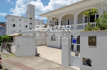 Casa com 4 Quartos para alugar, 250m² no Pantanal, Florianópolis